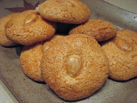 Bitter Almond Cookie