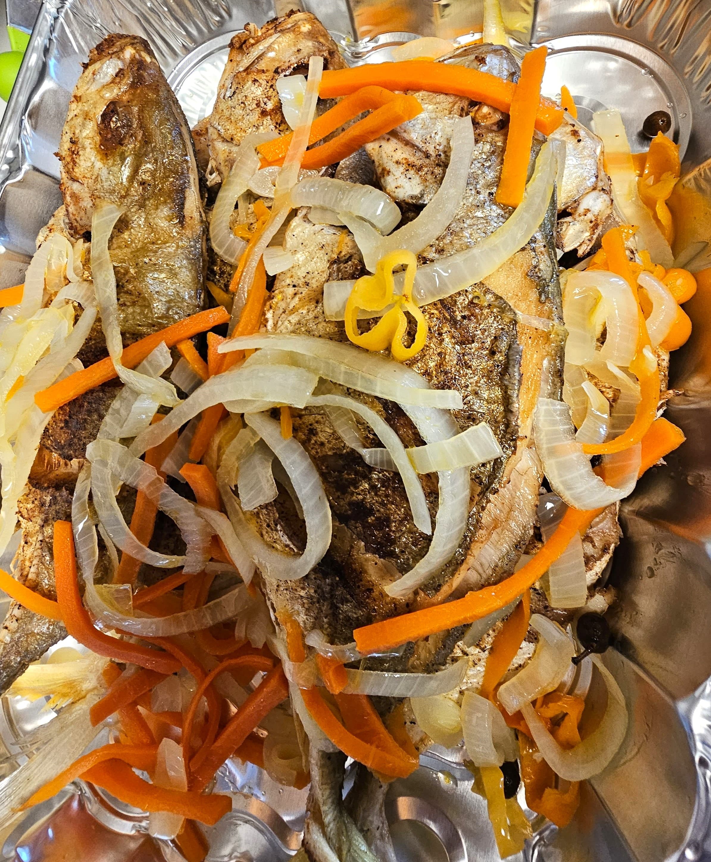 Cá chiên sốt chua Jamaica