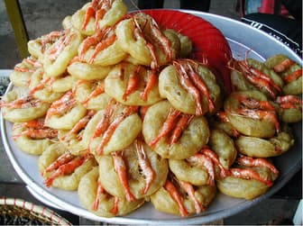 Bánh tôm Hồ Tây