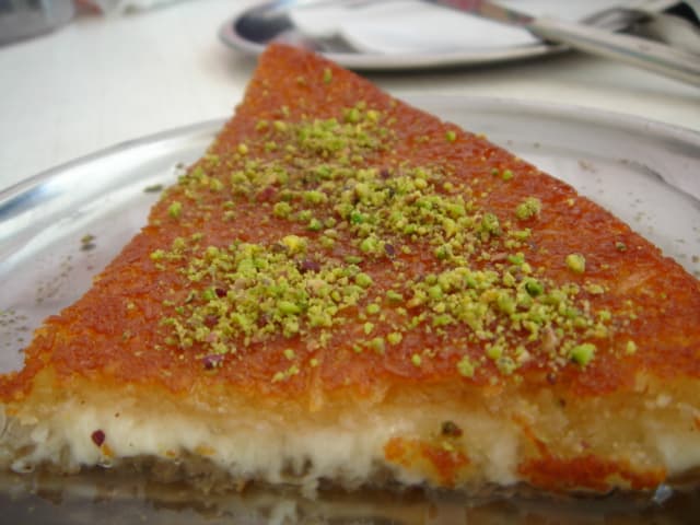 Bánh phô mai Knafeh Palestine