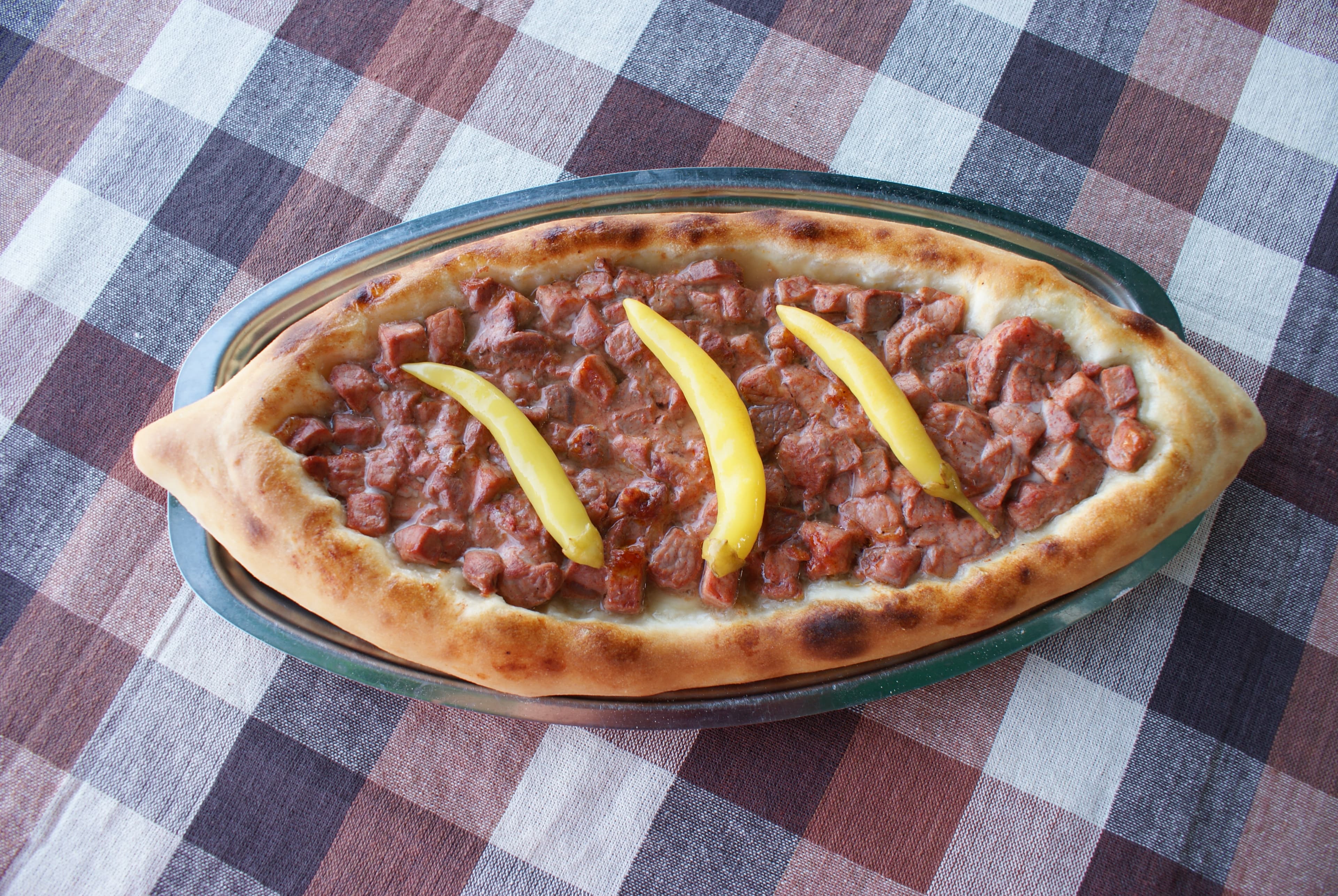 Bánh thịt Pastrmajlija Bắc Macedonia
