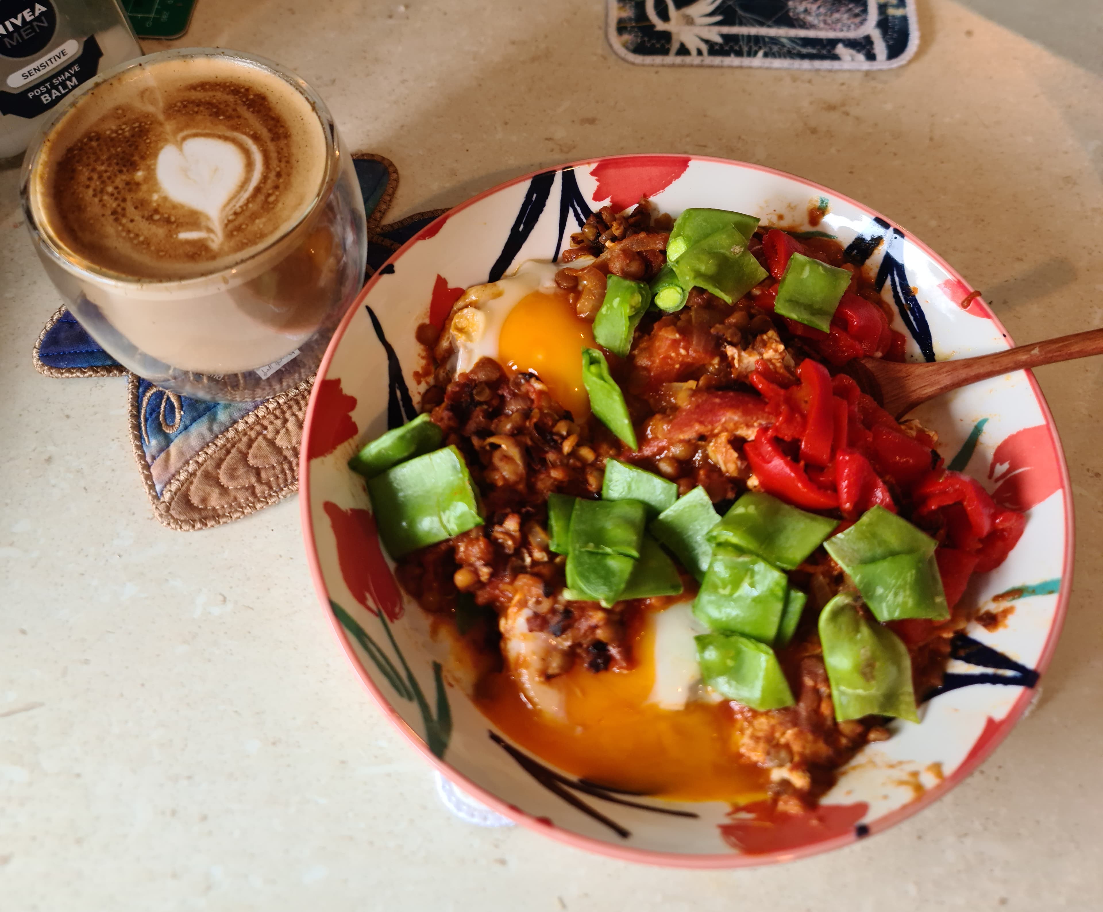 Shakshuka (trứng chần sốt cà)