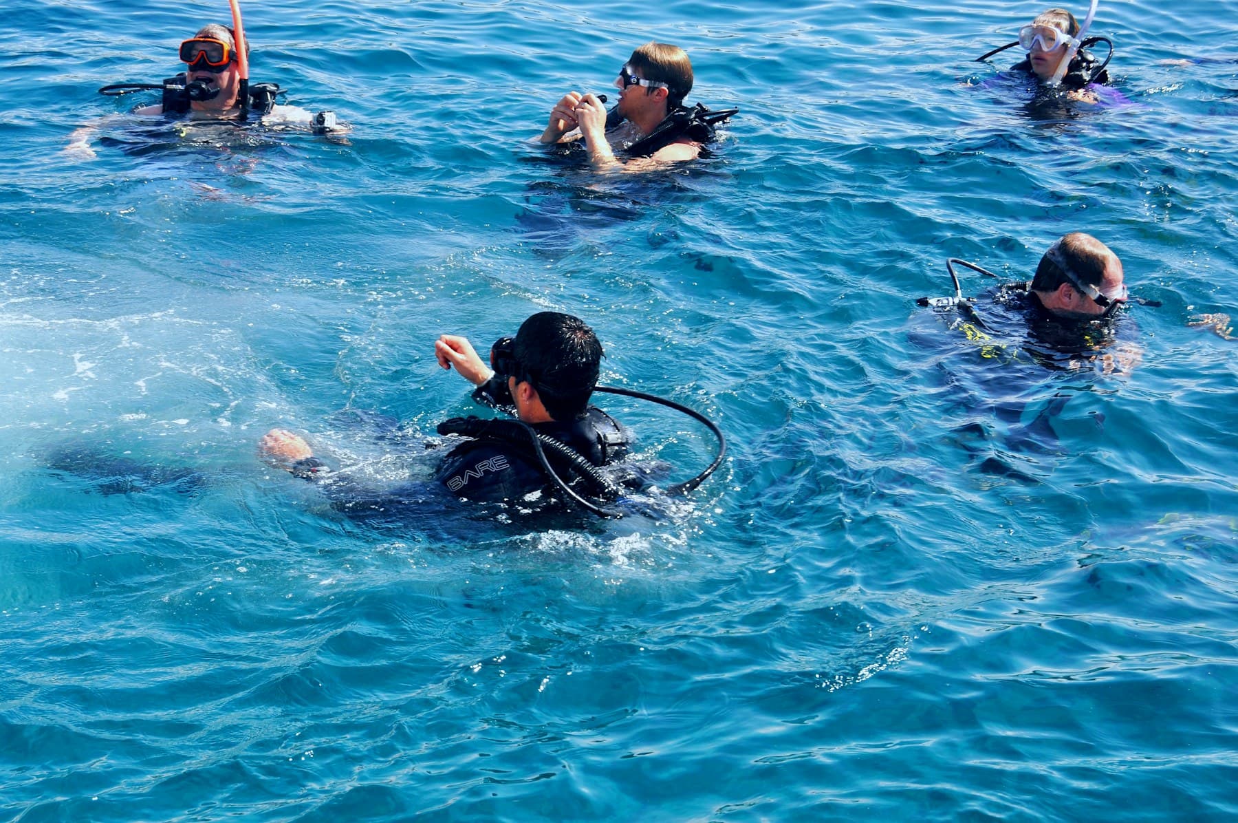 Một kỷ niệm nhóm được lưu lại bằng ảnh