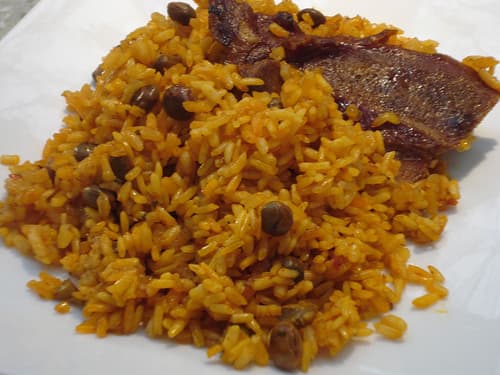 Cơm đậu bồ câu Puerto Rico