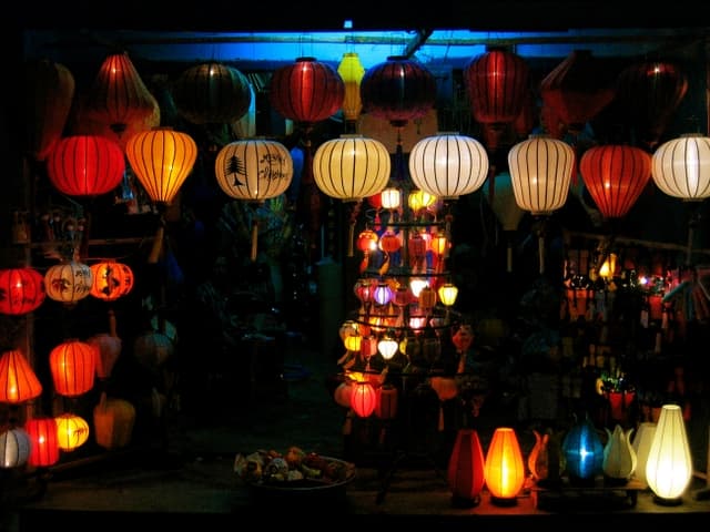 Đêm phố cổ Hội An dưới đèn lồng