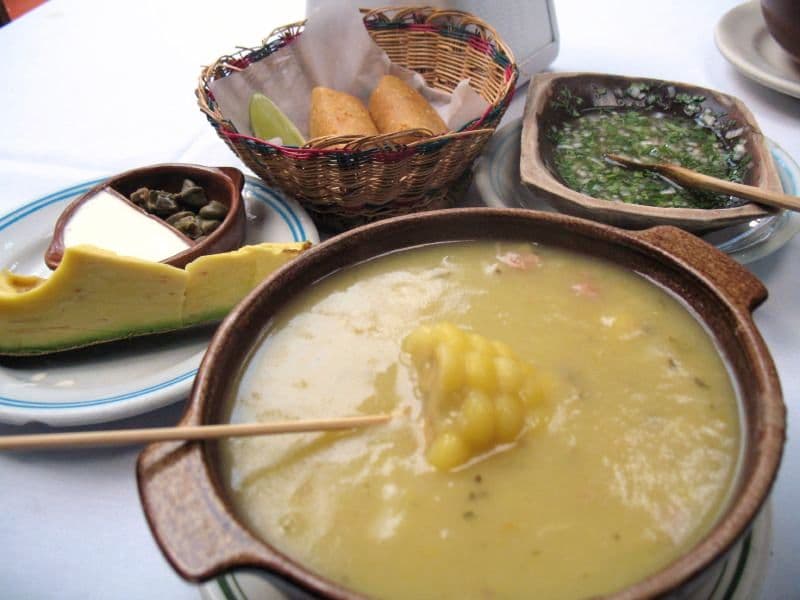 Ajiaco Bogotá (súp khoai 3 loại)